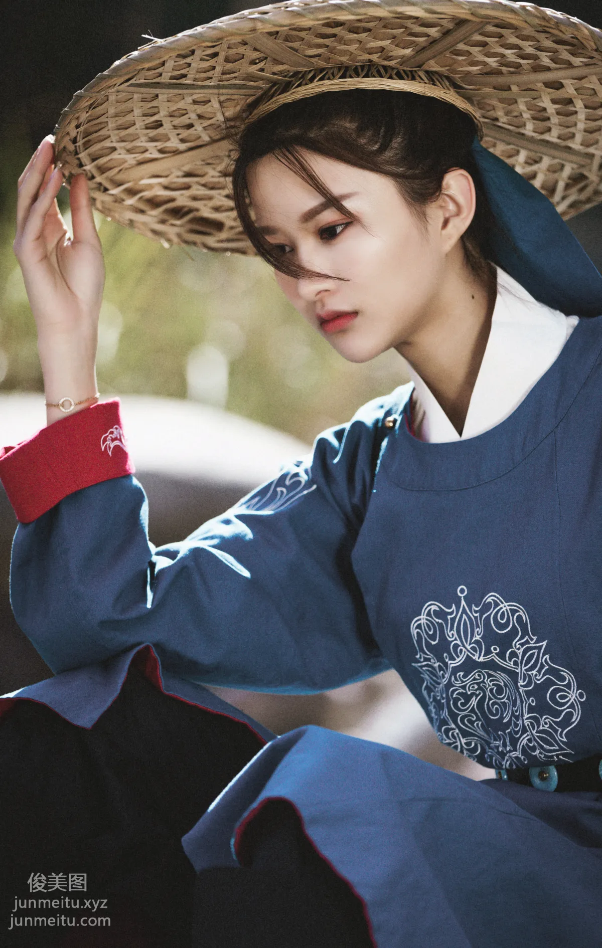 Lv Chen: YiTuYu photo 6