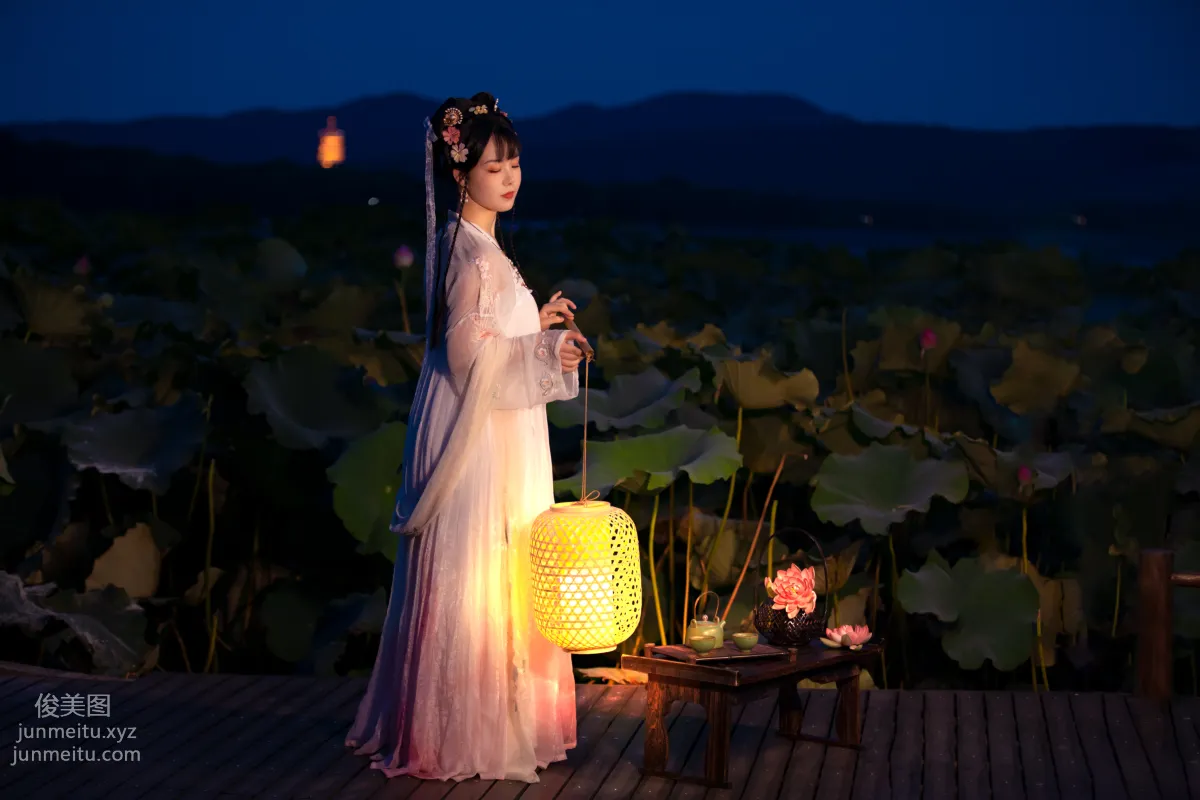 Jiang Jiang: YiTuYu photo 8