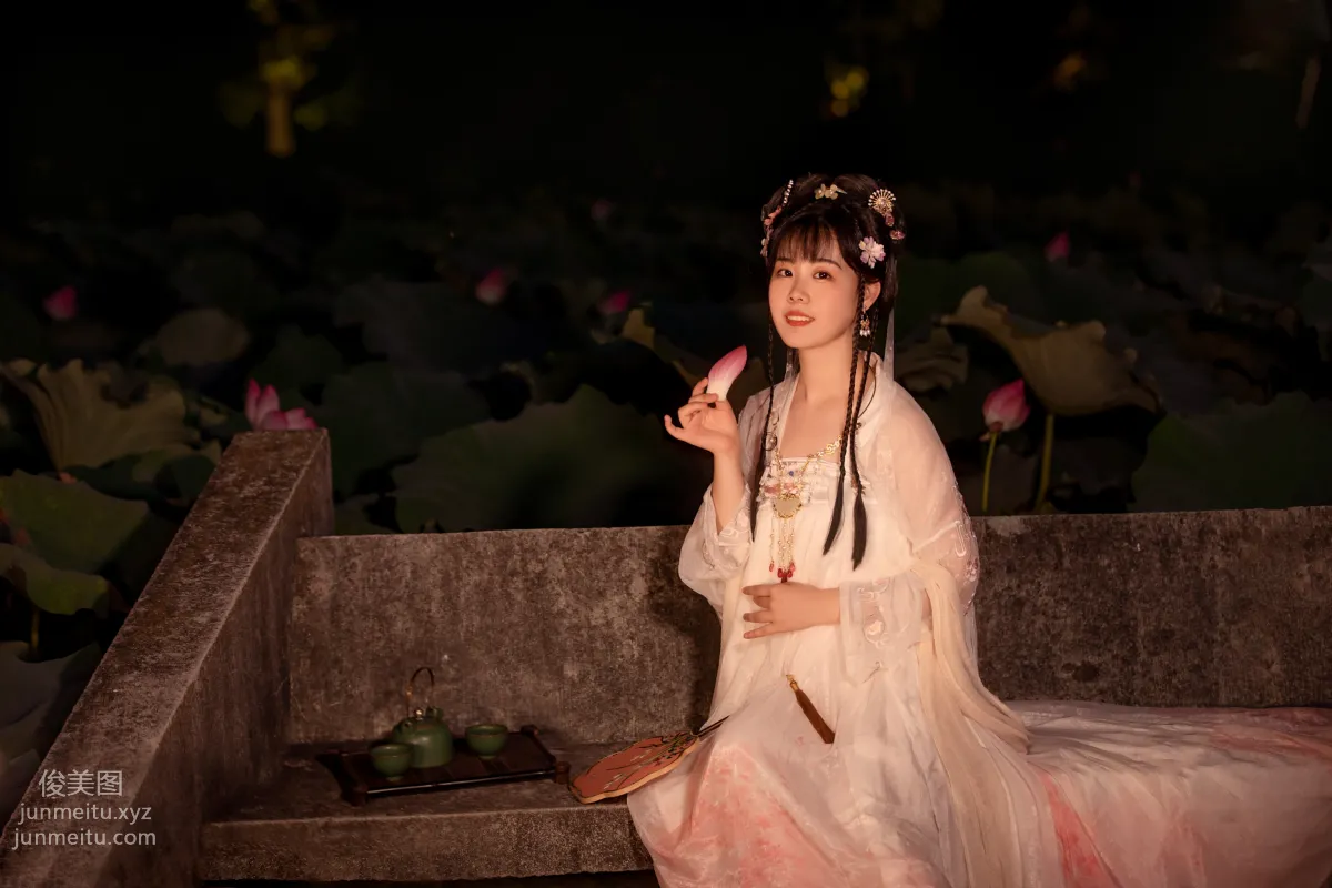 Jiang Jiang: YiTuYu photo 10
