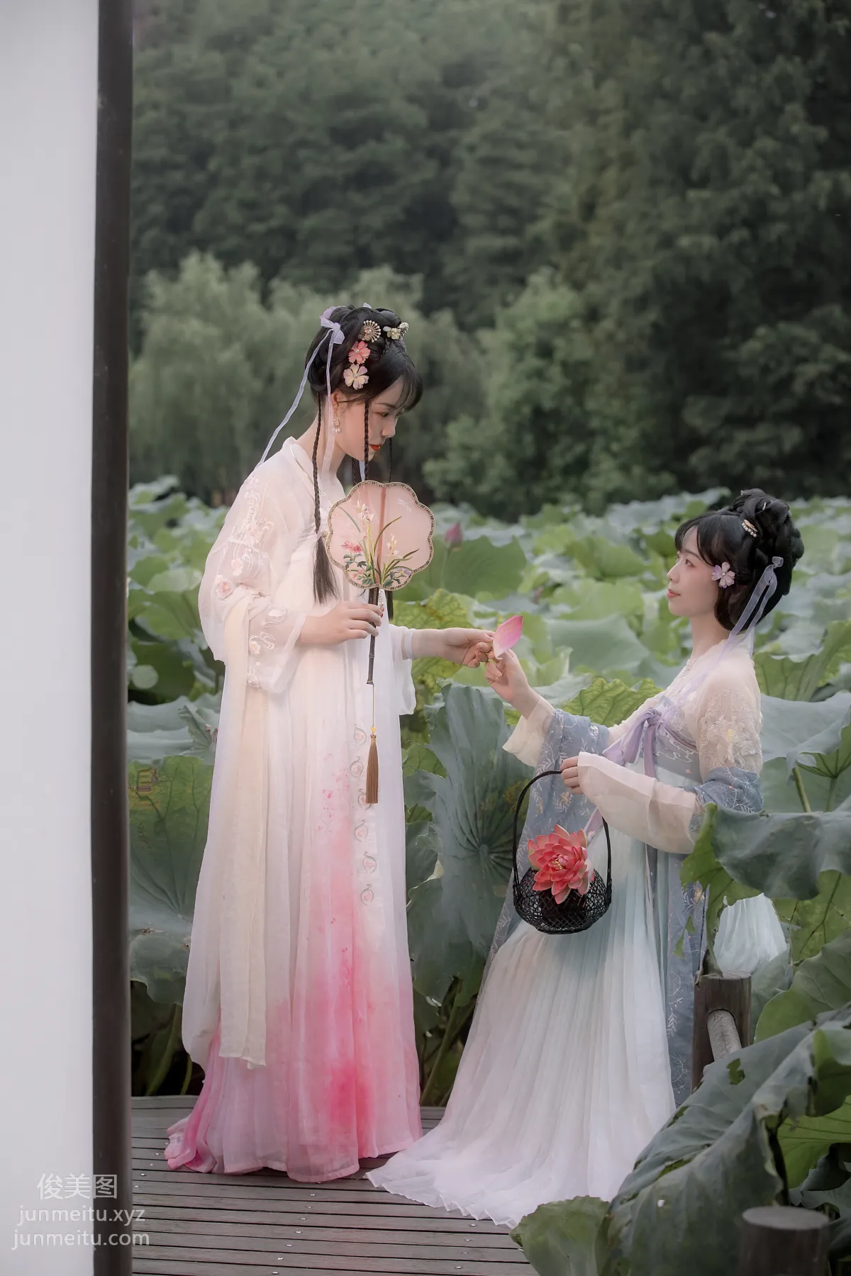 Jiang Jiang: YiTuYu photo 13