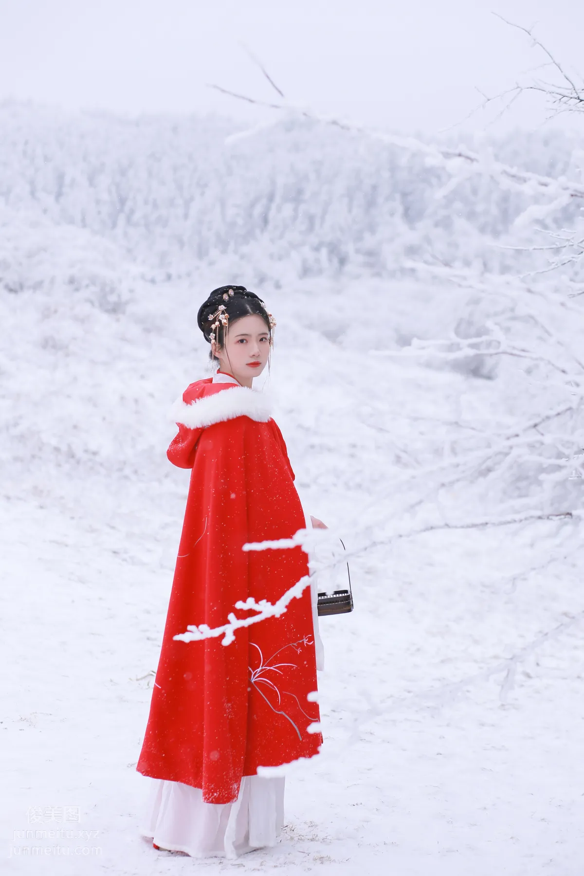 Yi Yue: YiTuYu photo 4