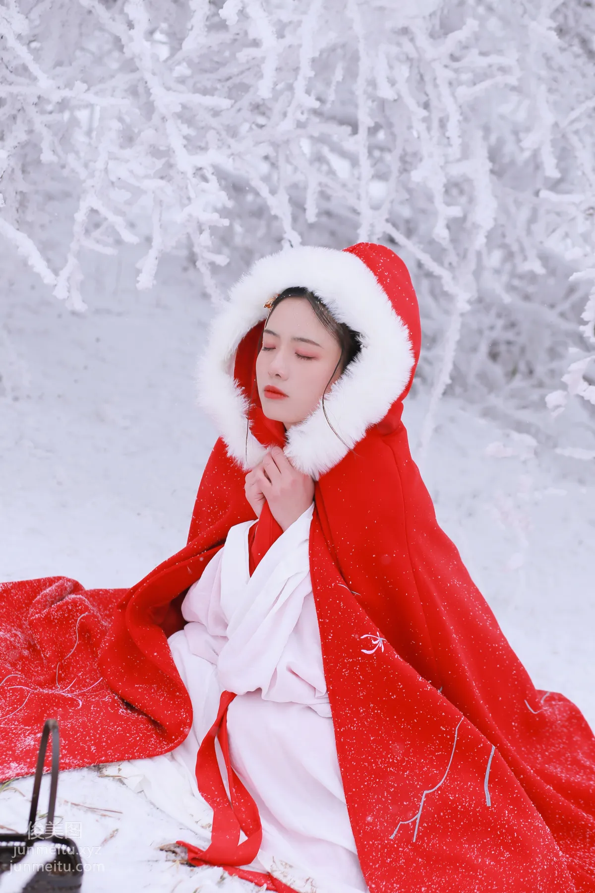 Yi Yue: YiTuYu photo 5