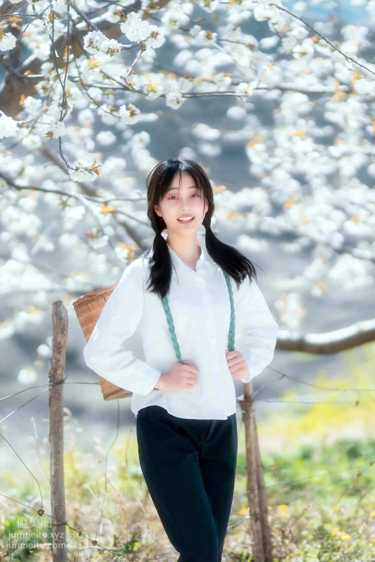 [YiTuYu] 2021.12.27 Little Swallow of Hometown Huan Huan photo 34