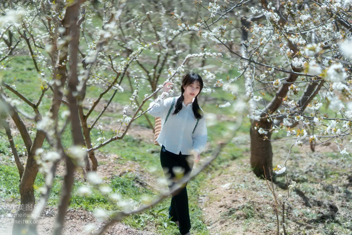 [YiTuYu] 2021.12.27 Little Swallow of Hometown Huan Huan photo 35