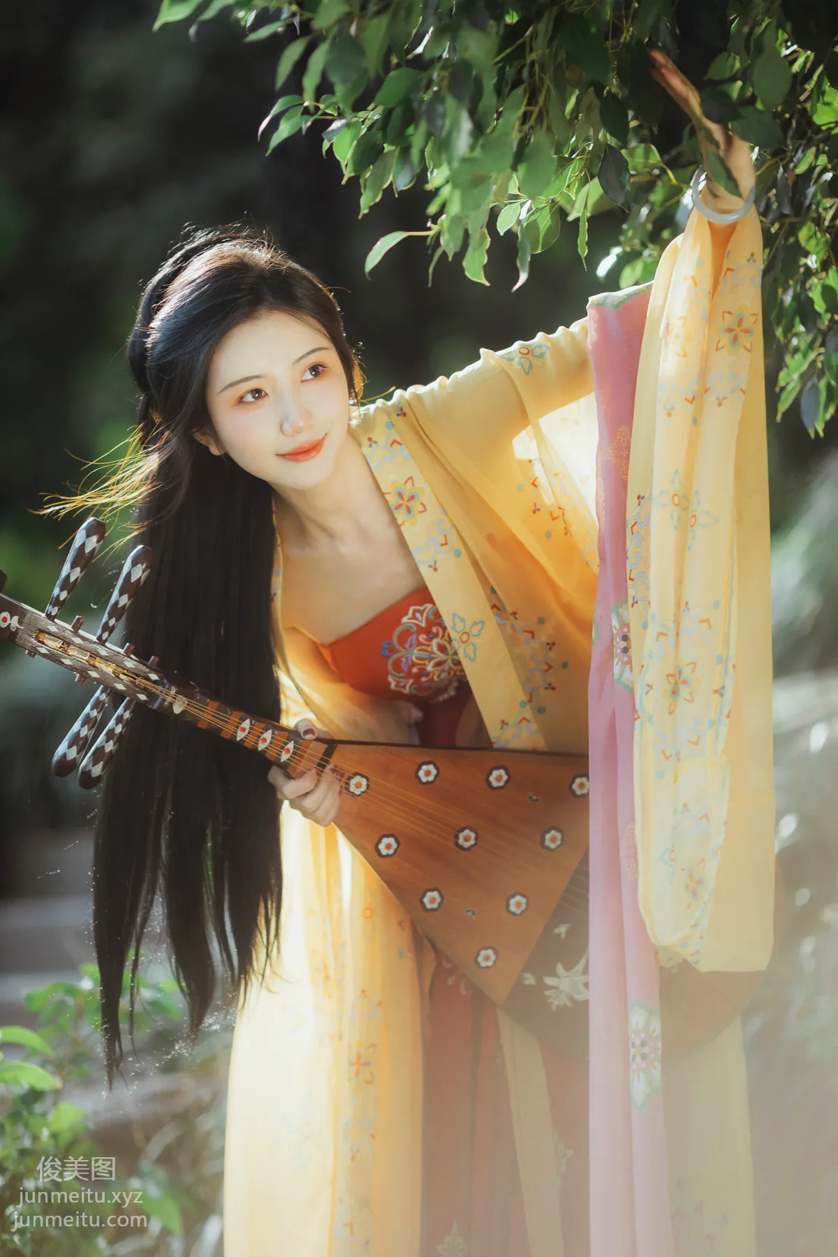 Hong Li: YiTuYu photo 2