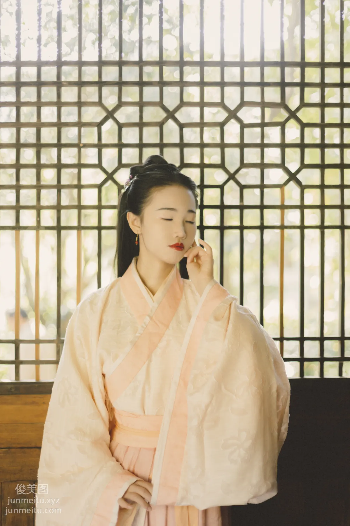 A Yan: YiTuYu photo 19