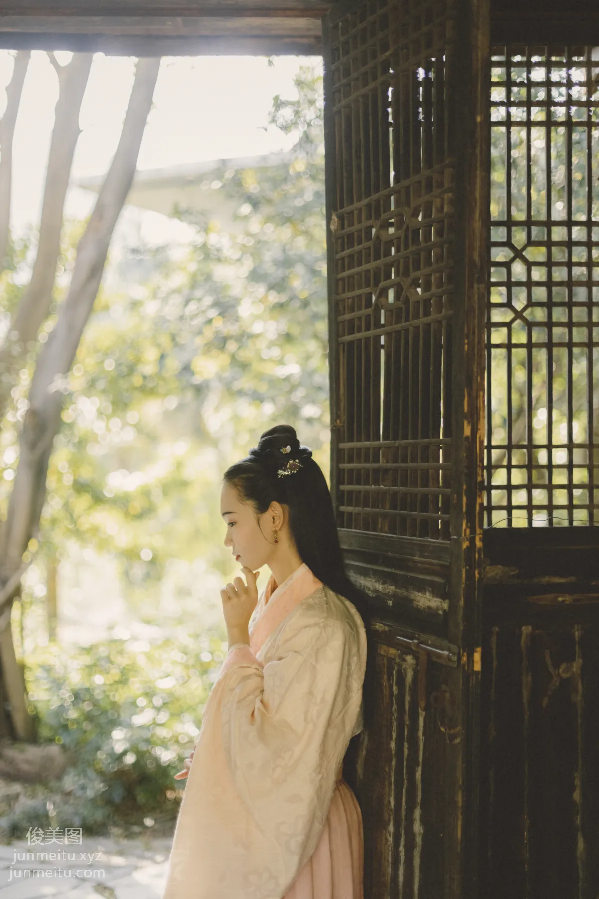 A Yan: YiTuYu photo 23