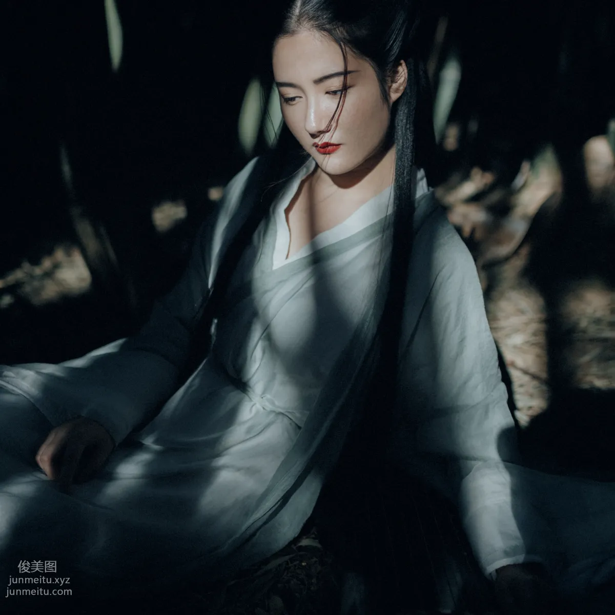 Meng Nan: YiTuYu photo 11