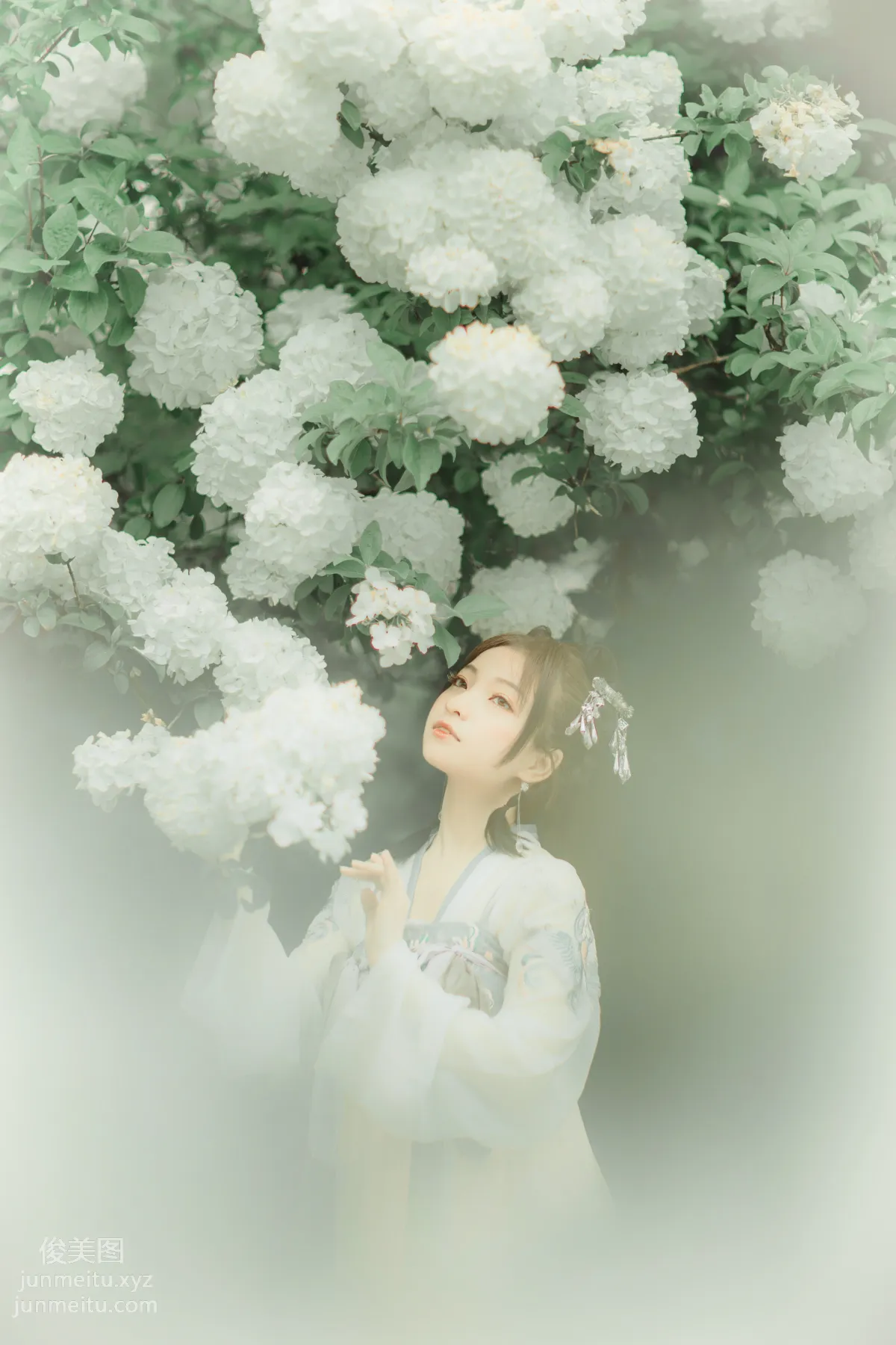 [YiTuYu] 2022.01.03 Brushing Flowers, Yiqian Zhida Riri photo 2
