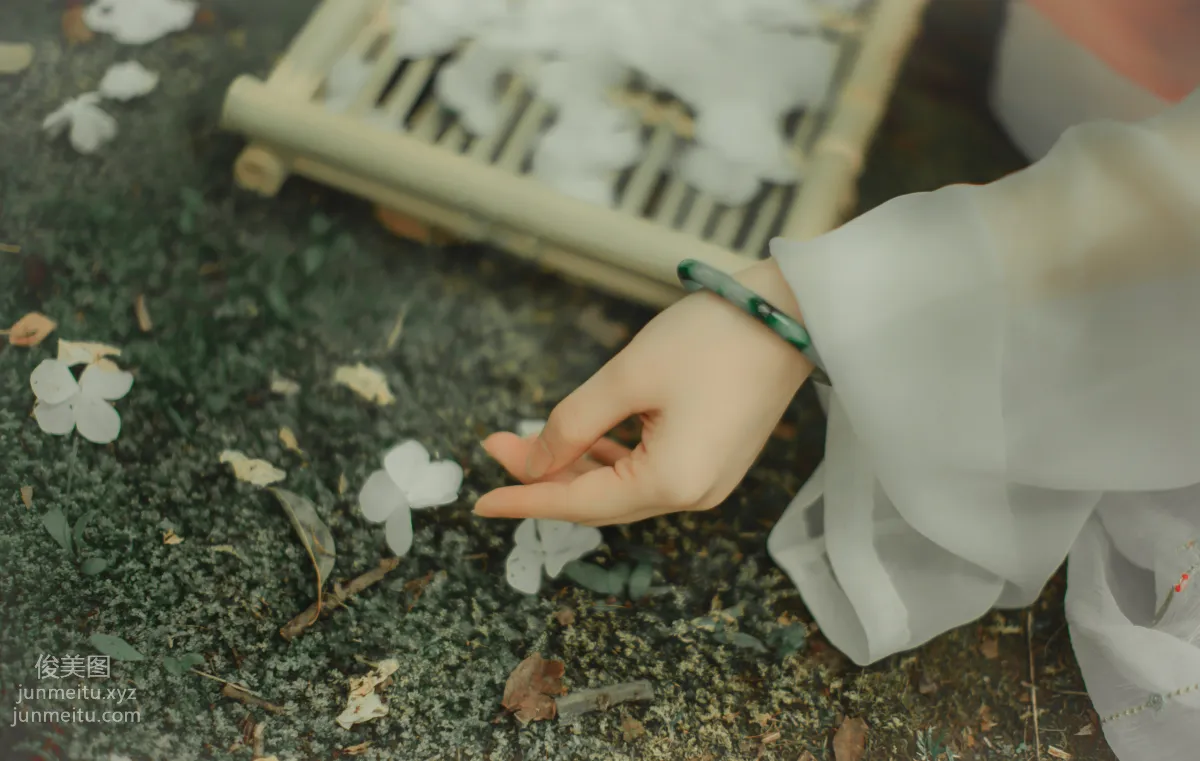 [YiTuYu] 2022.01.03 Brushing Flowers, Yiqian Zhida Riri photo 5