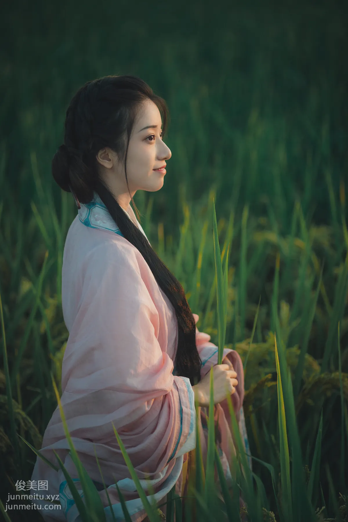 [YiTuYu] 2022.01.10 Plain Clothes and Simple Meals, Content for Life, Xiao Qinghan photo 14