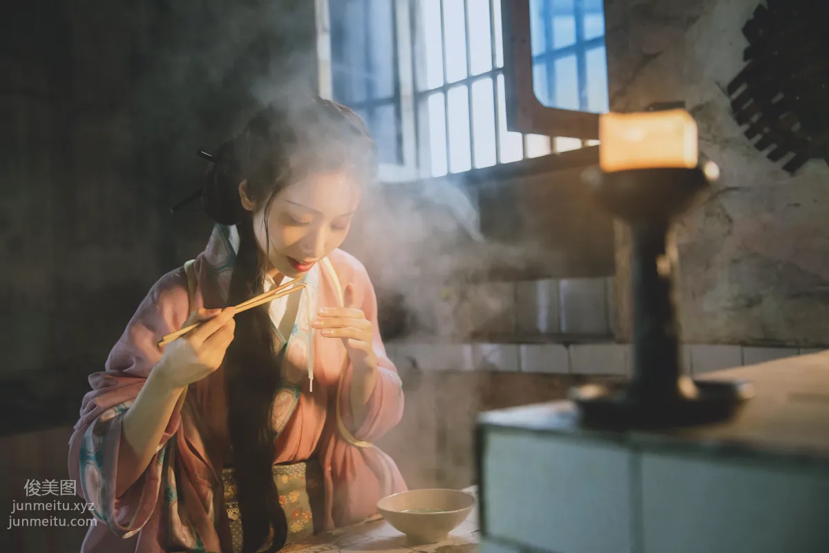 [YiTuYu] 2022.01.10 Plain Clothes and Simple Meals, Content for Life, Xiao Qinghan photo 22
