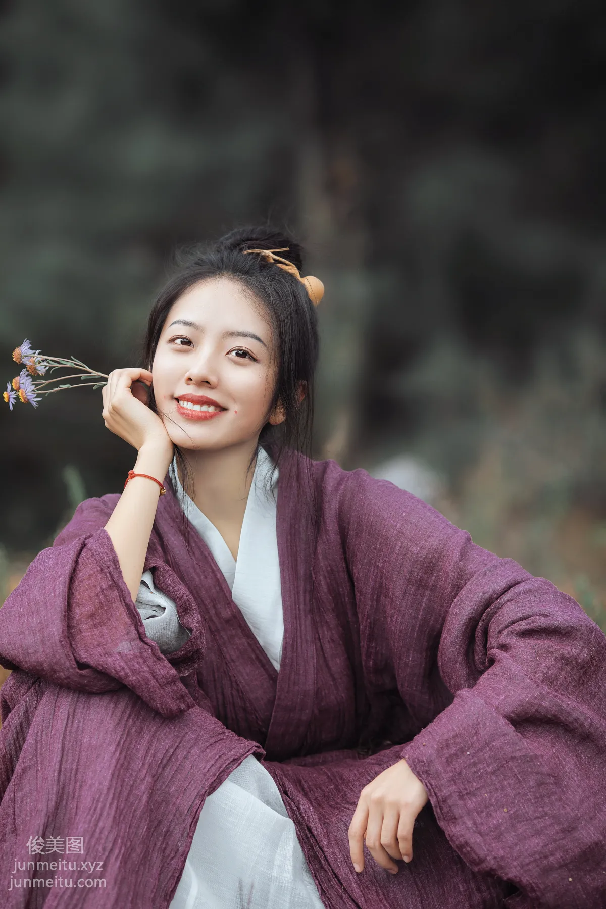 [YiTuYu] 2022.01.13 Selling Pine Breeze in May Xiang Xiaoyue photo 4