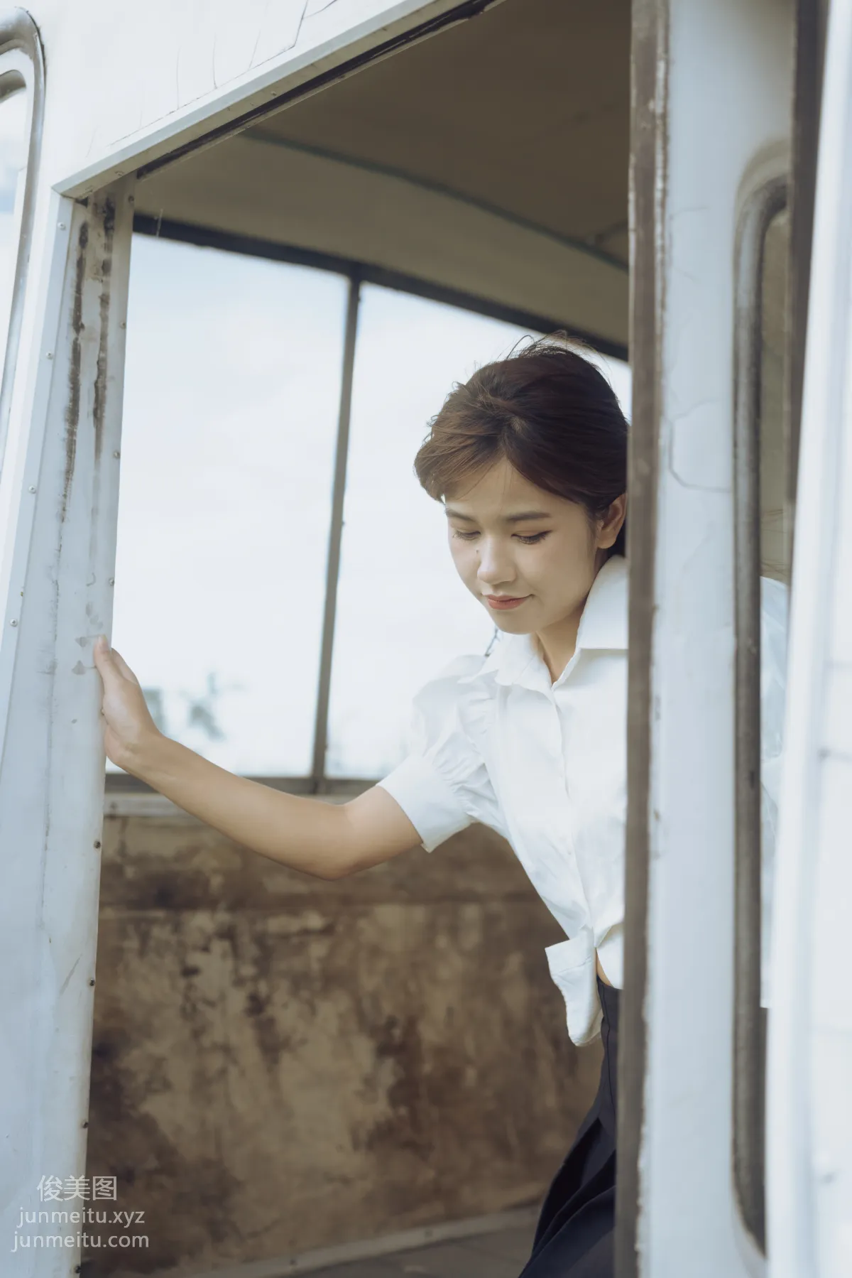 [YiTuYu] 2022.01.15 Minibus Takes Me Home Luo Zhi_ photo 2