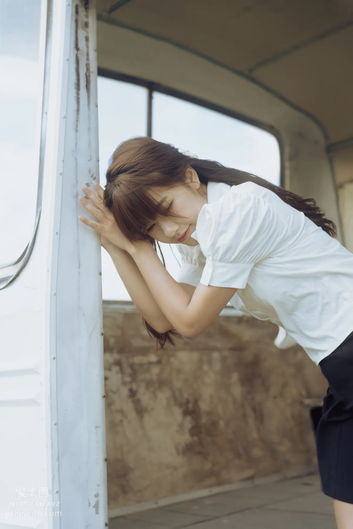 [YiTuYu] 2022.01.15 Minibus Takes Me Home Luo Zhi_ photo 3