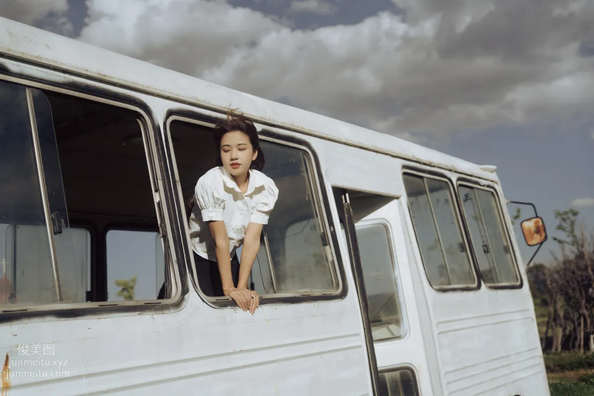 [YiTuYu] 2022.01.15 Minibus Takes Me Home Luo Zhi_ photo 16