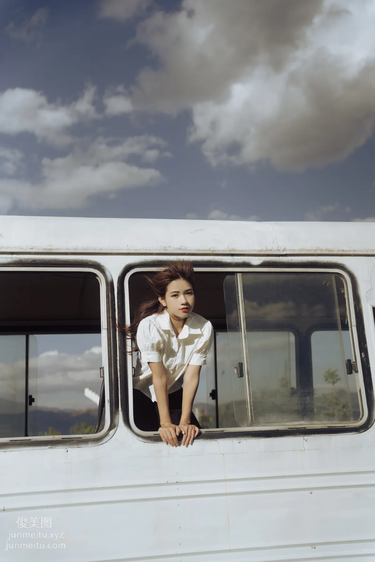 [YiTuYu] 2022.01.15 Minibus Takes Me Home Luo Zhi_ photo 17