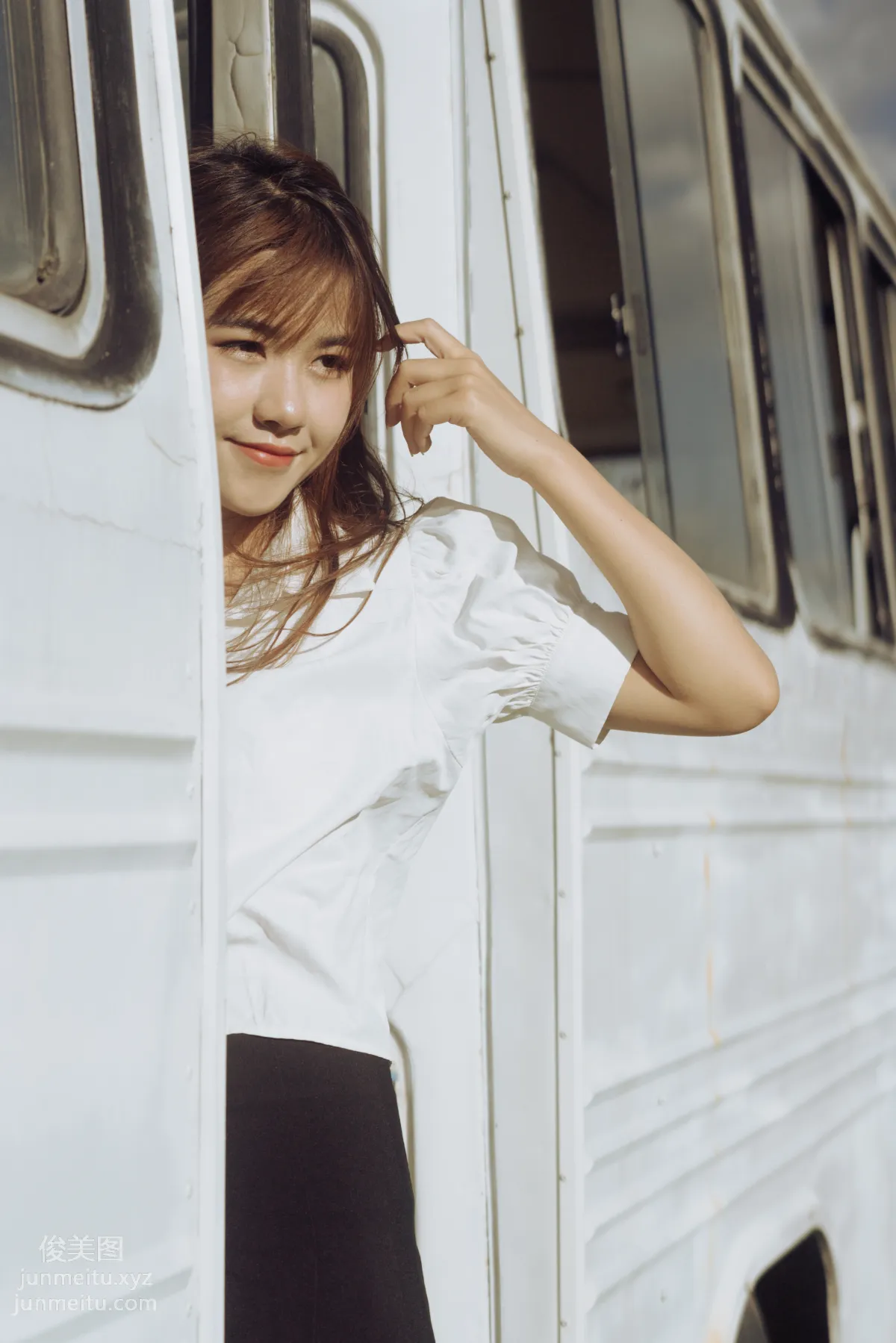 [YiTuYu] 2022.01.15 Minibus Takes Me Home Luo Zhi_ photo 18