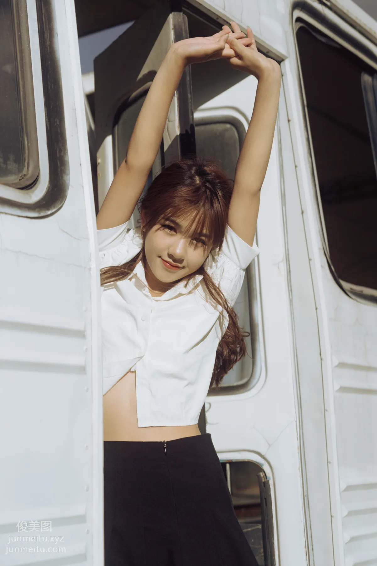 [YiTuYu] 2022.01.15 Minibus Takes Me Home Luo Zhi_ photo 19