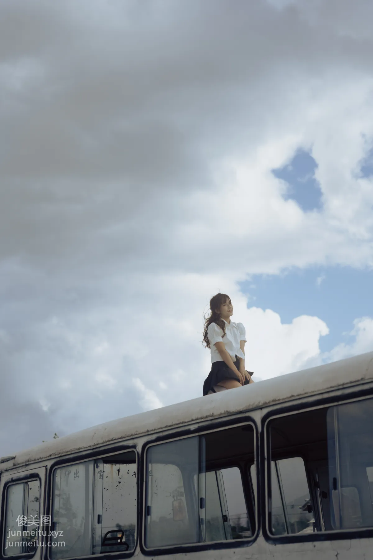 [YiTuYu] 2022.01.15 Minibus Takes Me Home Luo Zhi_ photo 31