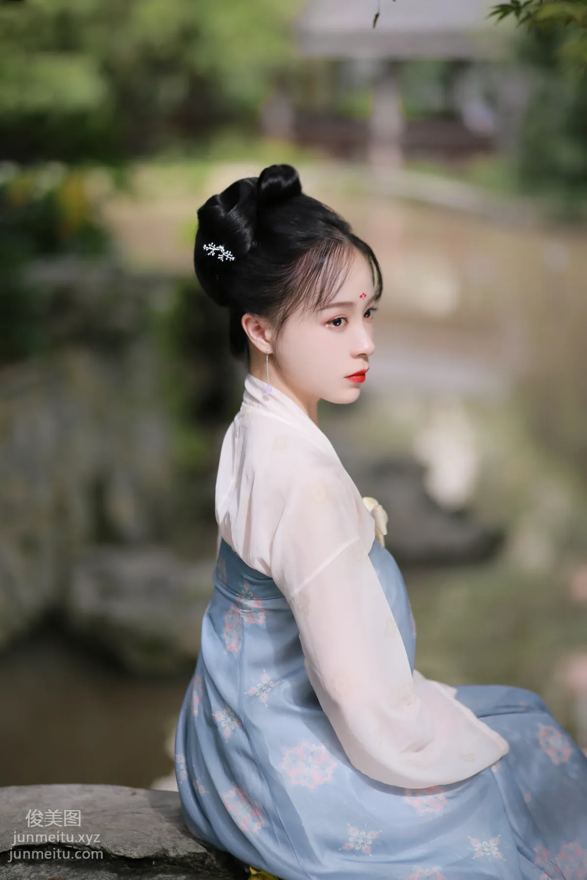 [YiTuYu] 2022.01.18 Butterfly in Love with Flowers Huaze Ruanruan [+1P/MB] photo 2