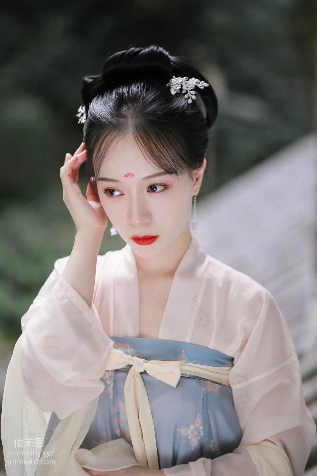 [YiTuYu] 2022.01.18 Butterfly in Love with Flowers Huaze Ruanruan [+1P/MB] photo 17