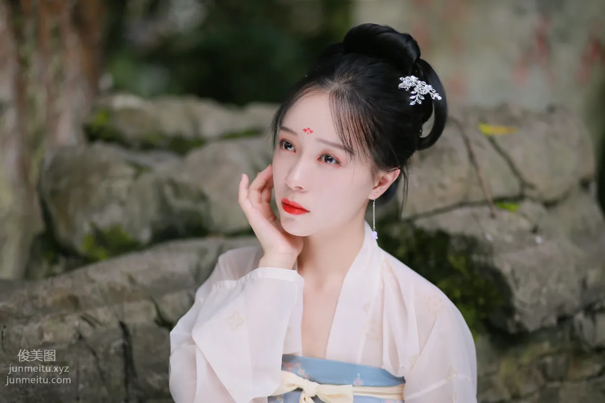 [YiTuYu] 2022.01.18 Butterfly in Love with Flowers Huaze Ruanruan [+1P/MB] photo 21