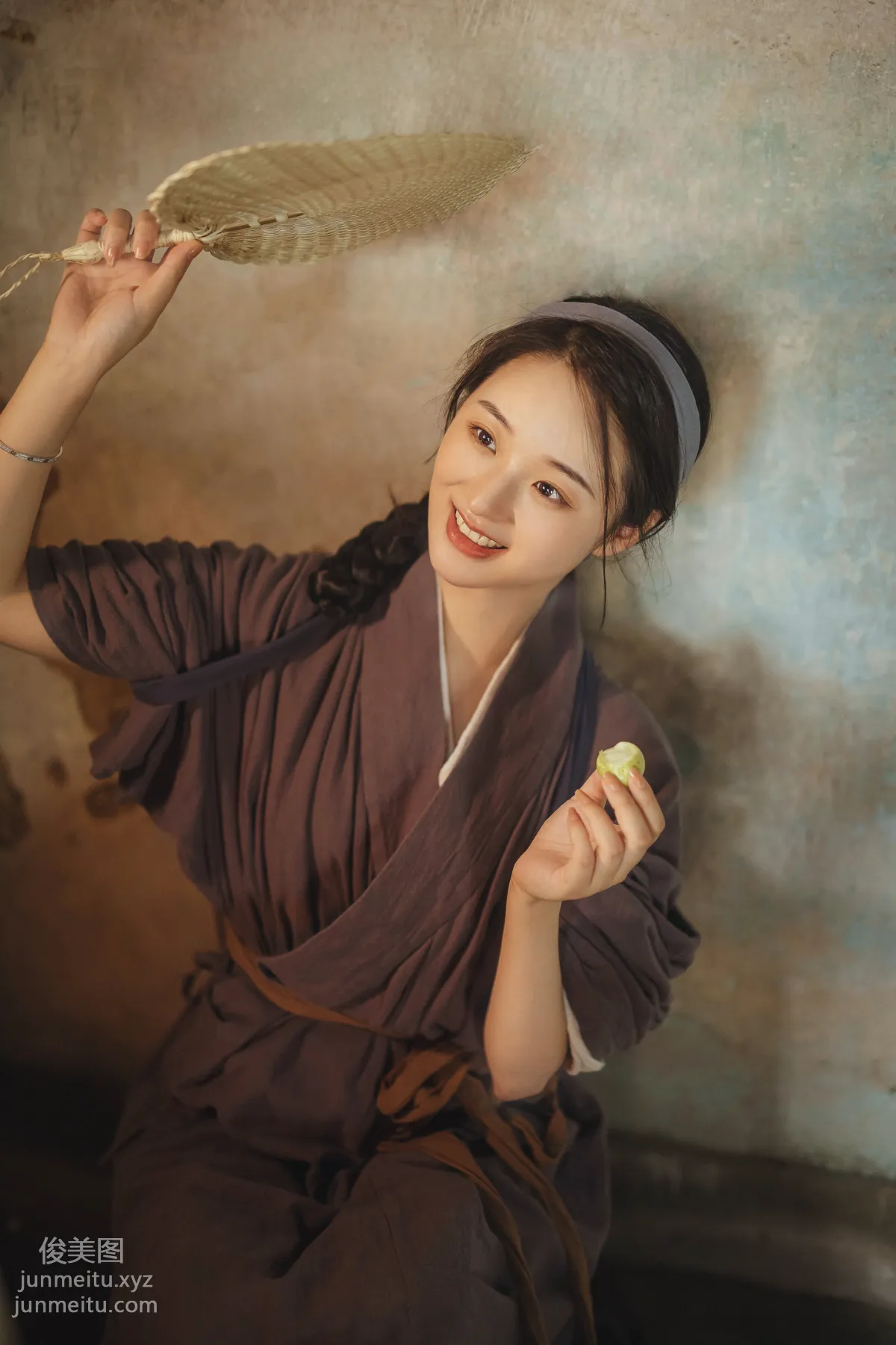 shakira: YiTuYu photo 15