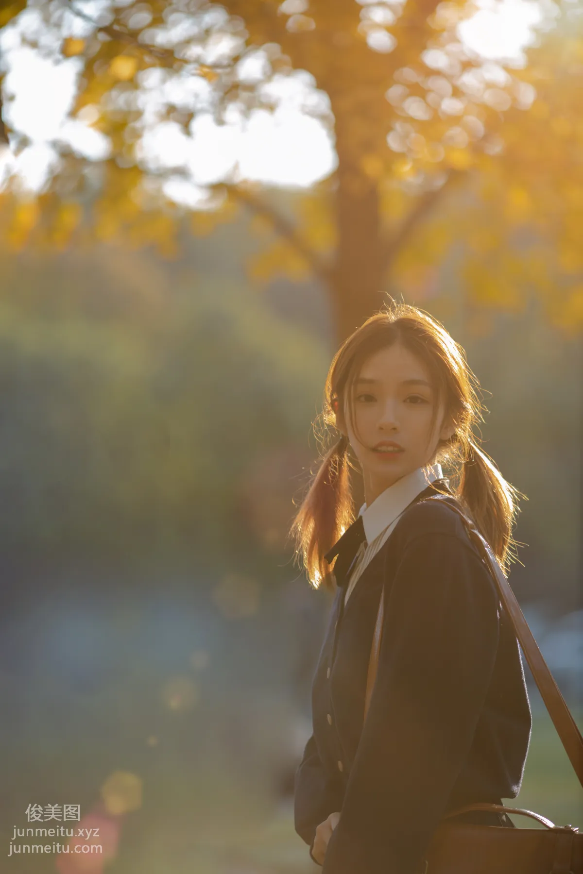 [YiTuYu] 2022.01.19 Autumn, Watching Ginkgo with You Zhuyun Huida Mowang photo 5