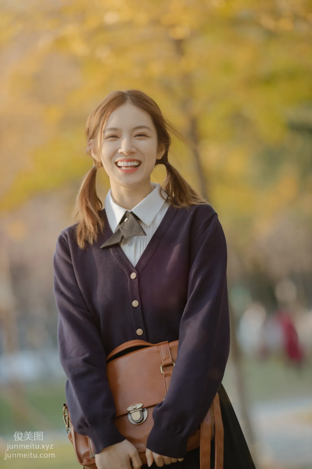 [YiTuYu] 2022.01.19 Autumn, Watching Ginkgo with You Zhuyun Huida Mowang photo 15