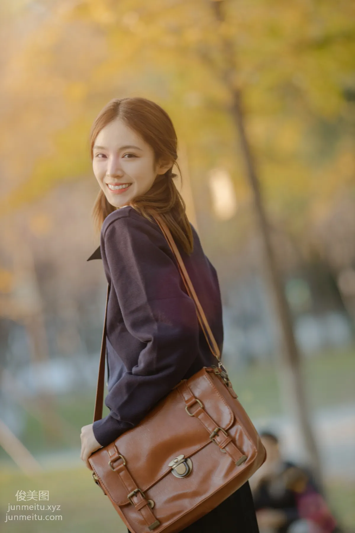 [YiTuYu] 2022.01.19 Autumn, Watching Ginkgo with You Zhuyun Huida Mowang photo 16