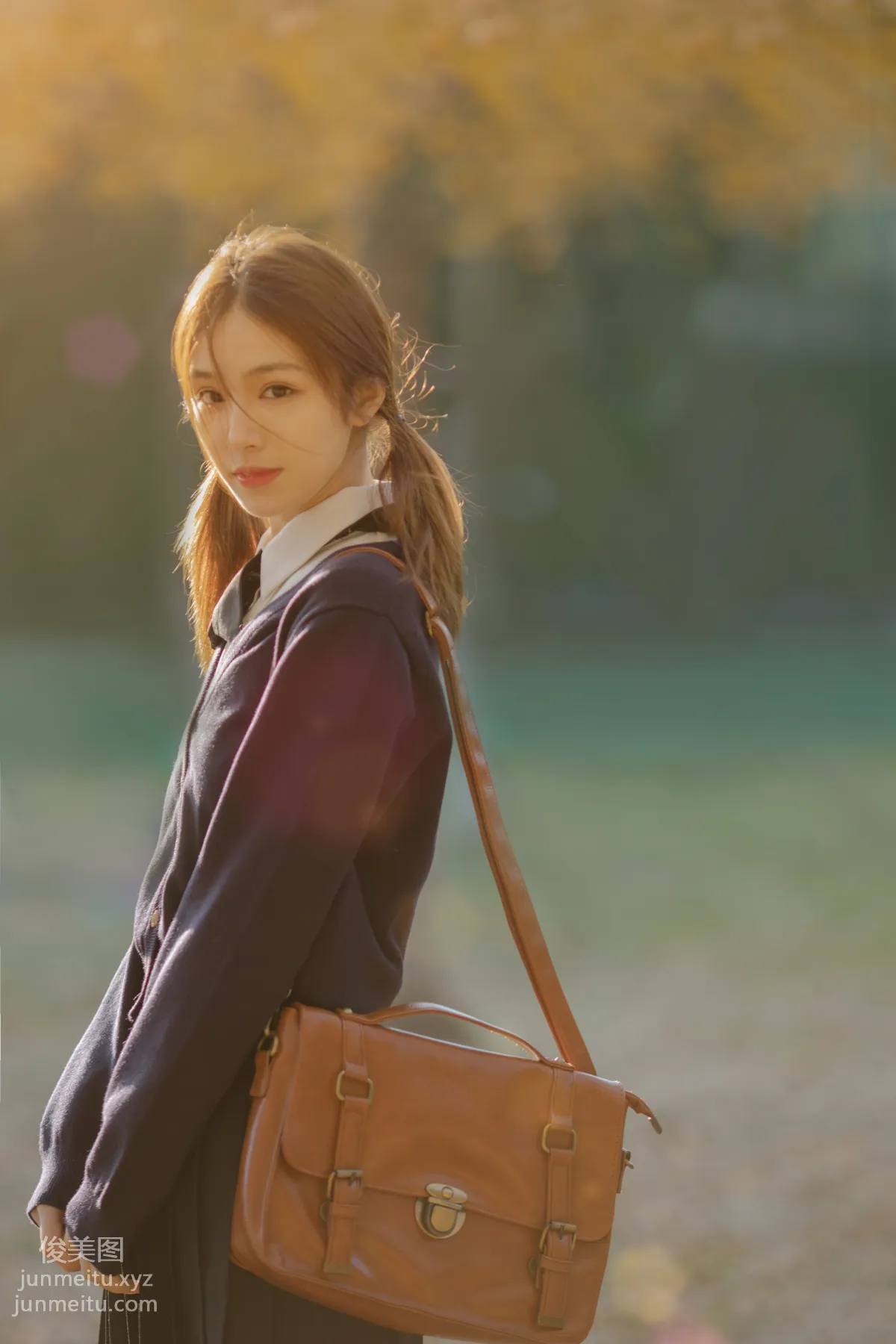 [YiTuYu] 2022.01.19 Autumn, Watching Ginkgo with You Zhuyun Huida Mowang photo 22