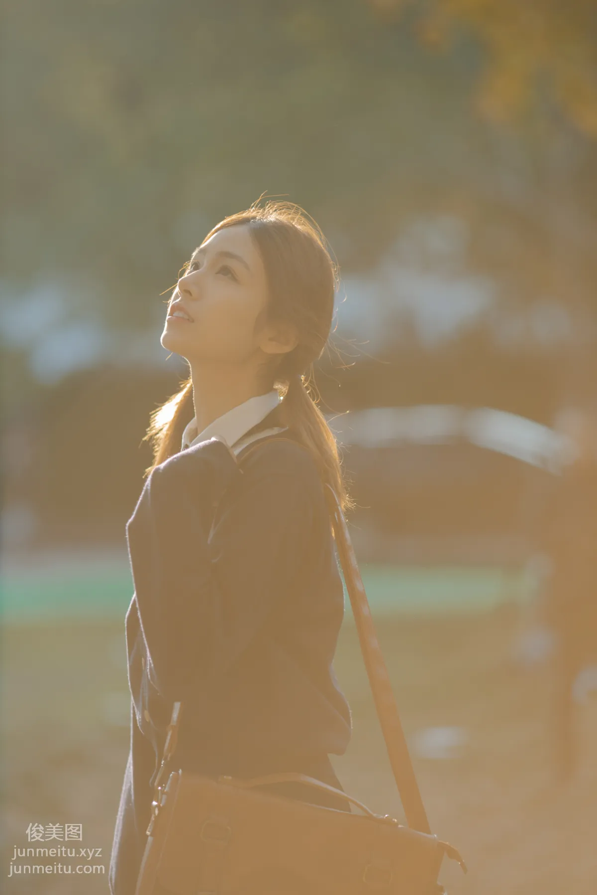 [YiTuYu] 2022.01.19 Autumn, Watching Ginkgo with You Zhuyun Huida Mowang photo 24