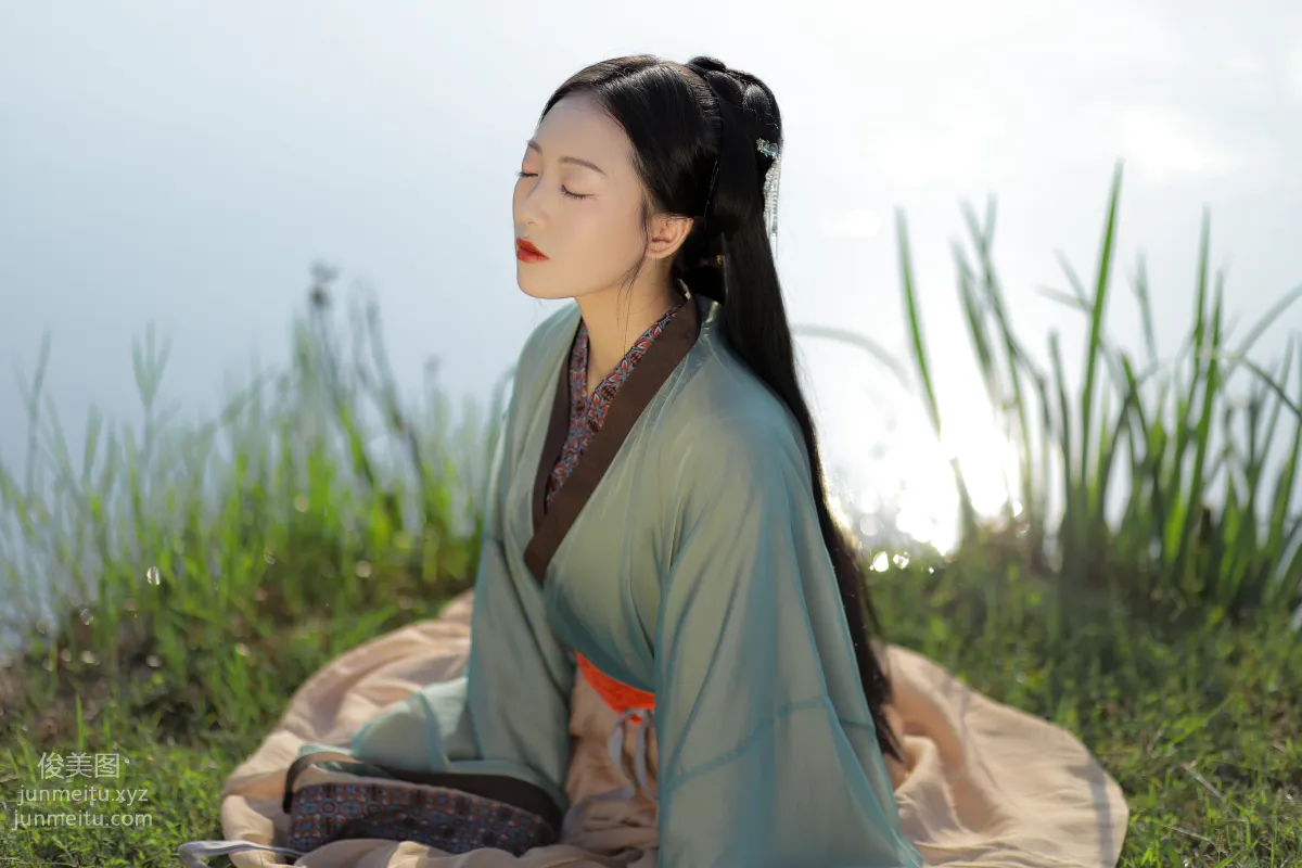 Xin Yi: YiTuYu photo 3