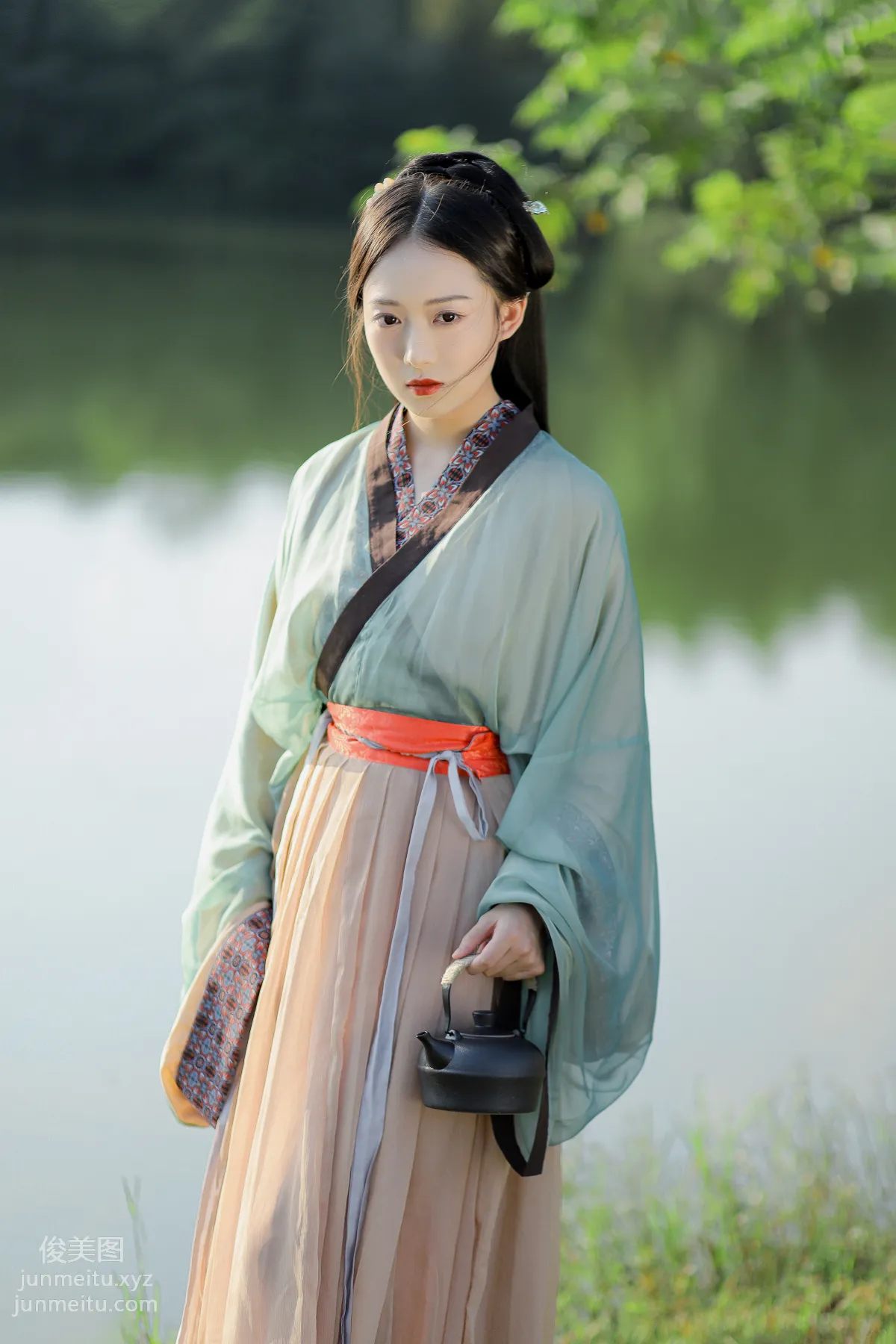 Xin Yi: YiTuYu photo 4
