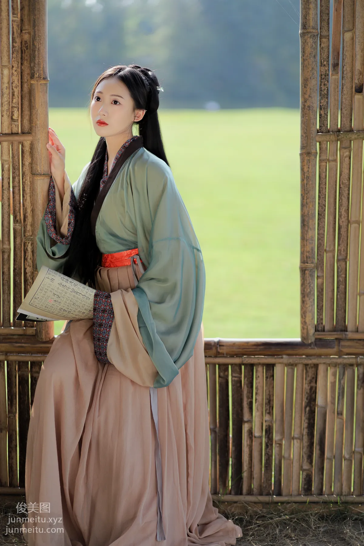 Xin Yi: YiTuYu photo 17