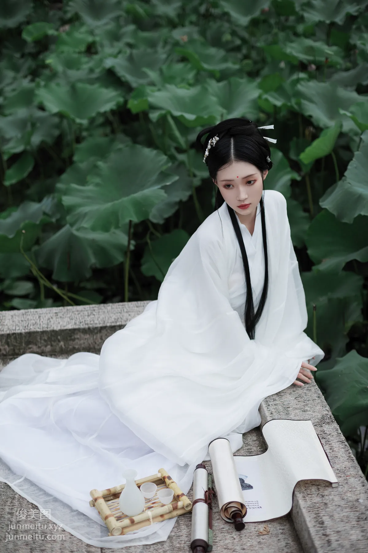 [YiTuYu] 2022.02.02 Rippling Waves, Distant Hills Across, One Smile Topples a City Liuliu Yangliu Liu photo 5