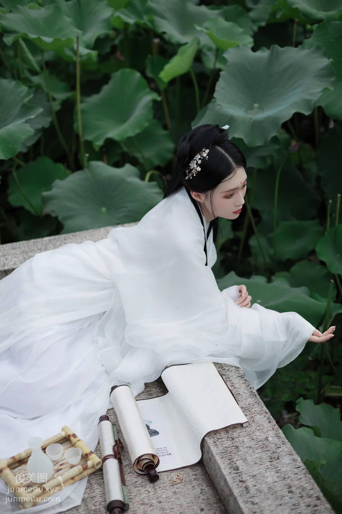 [YiTuYu] 2022.02.02 Rippling Waves, Distant Hills Across, One Smile Topples a City Liuliu Yangliu Liu photo 6