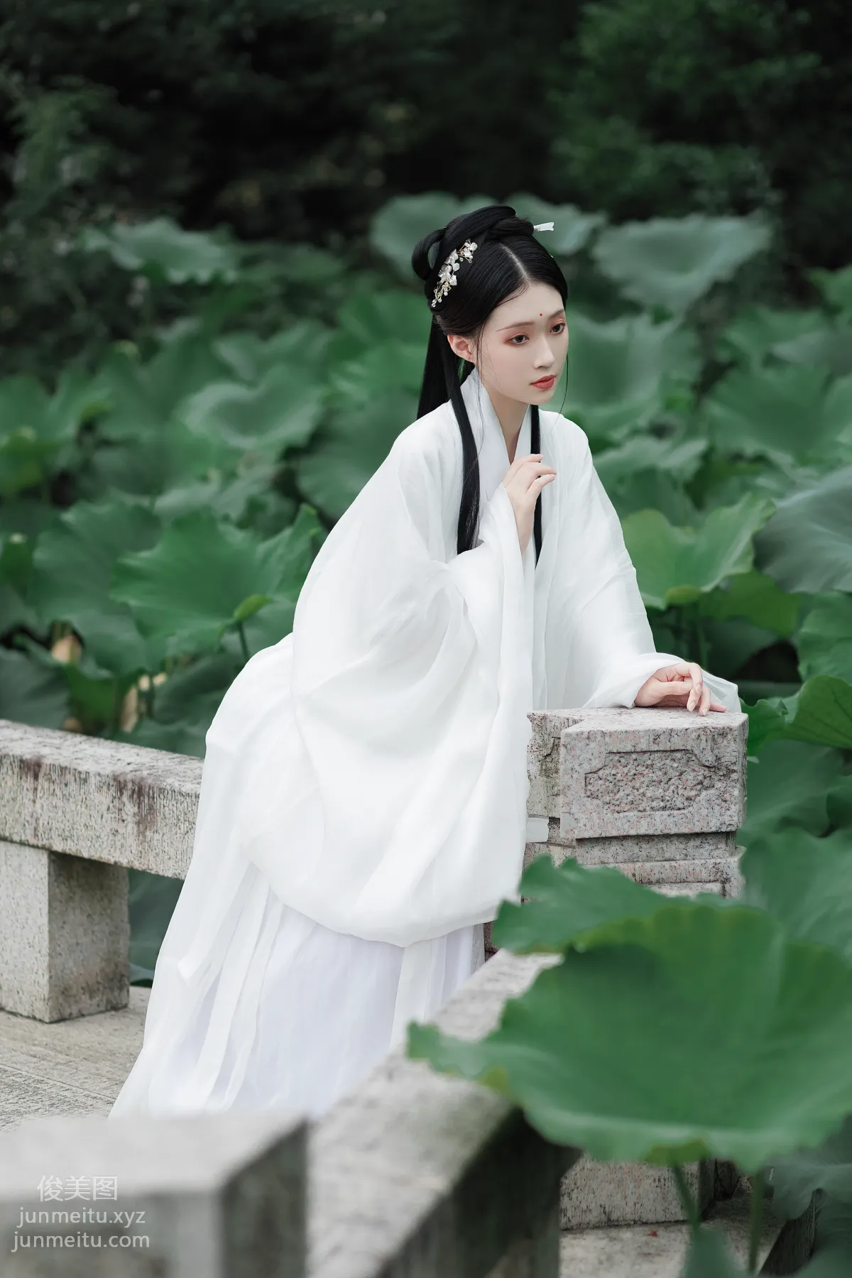 [YiTuYu] 2022.02.02 Rippling Waves, Distant Hills Across, One Smile Topples a City Liuliu Yangliu Liu photo 20