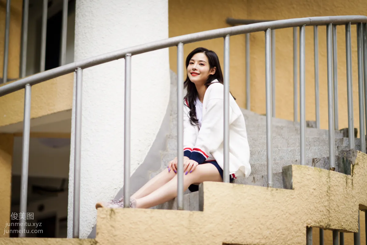 [YiTuYu] 2022.02.12 Dappled Light and Shadow at the Music Academy Xiao Rong photo 4