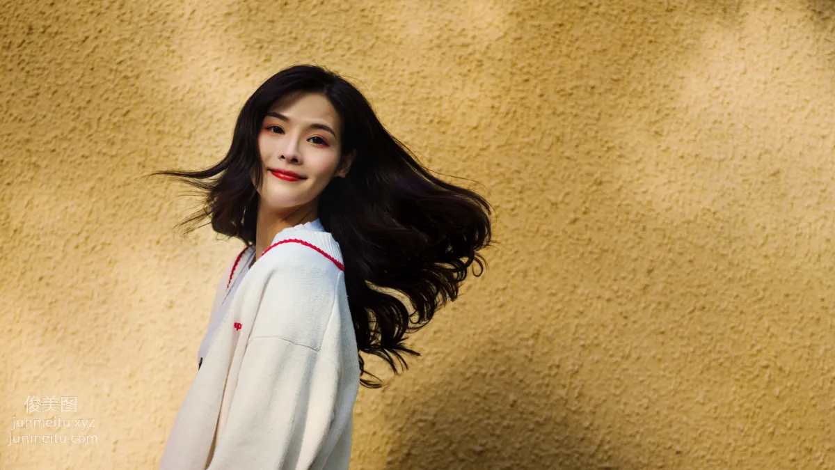 [YiTuYu] 2022.02.12 Dappled Light and Shadow at the Music Academy Xiao Rong photo 13