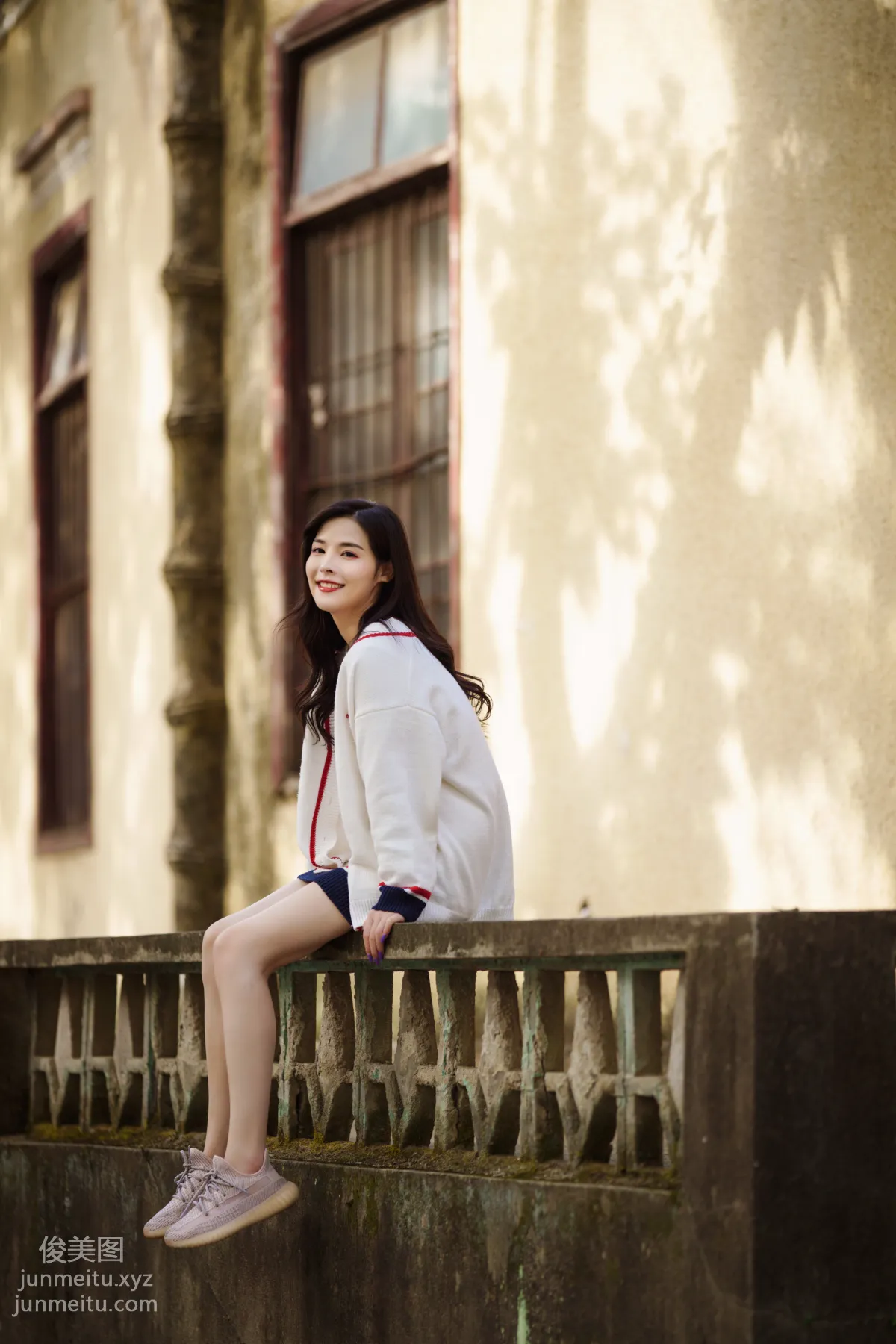 [YiTuYu] 2022.02.12 Dappled Light and Shadow at the Music Academy Xiao Rong photo 15