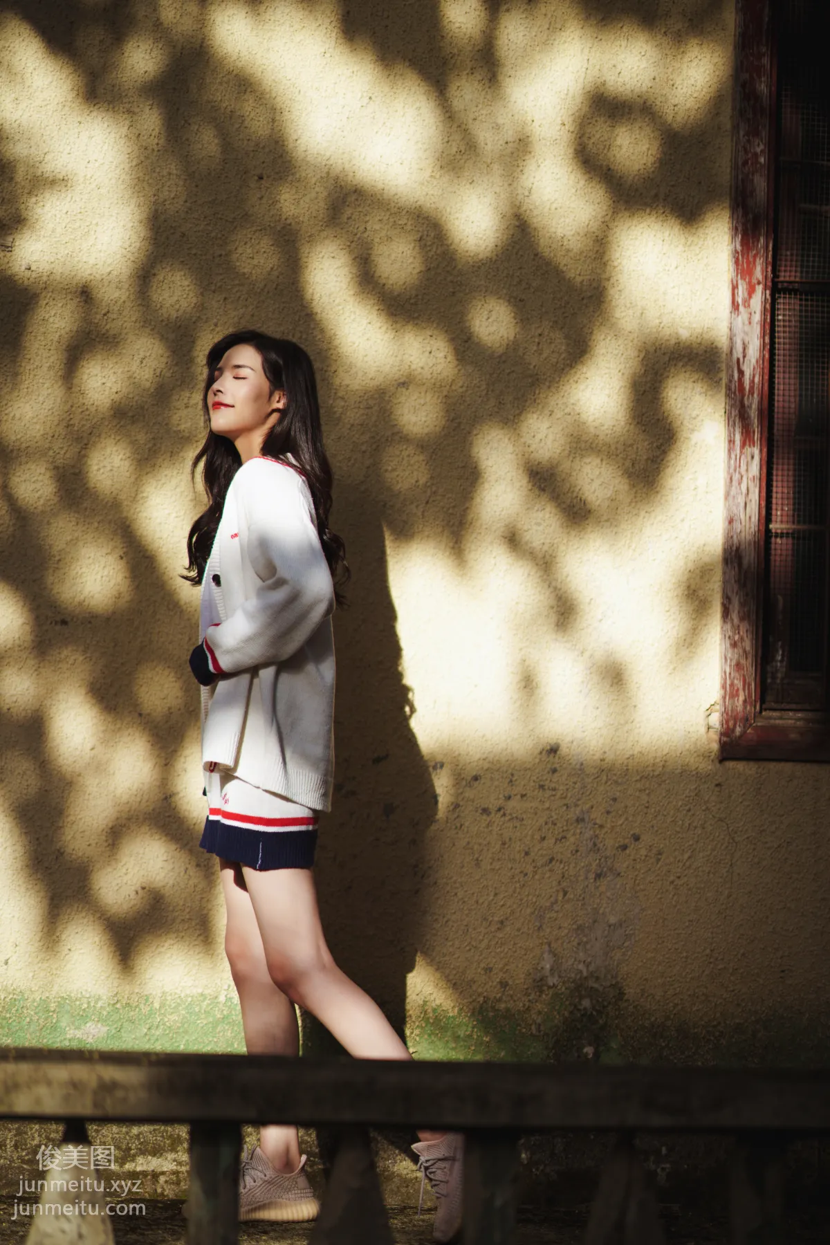 [YiTuYu] 2022.02.12 Dappled Light and Shadow at the Music Academy Xiao Rong photo 18