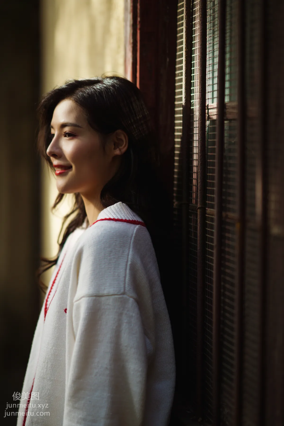 [YiTuYu] 2022.02.12 Dappled Light and Shadow at the Music Academy Xiao Rong photo 23