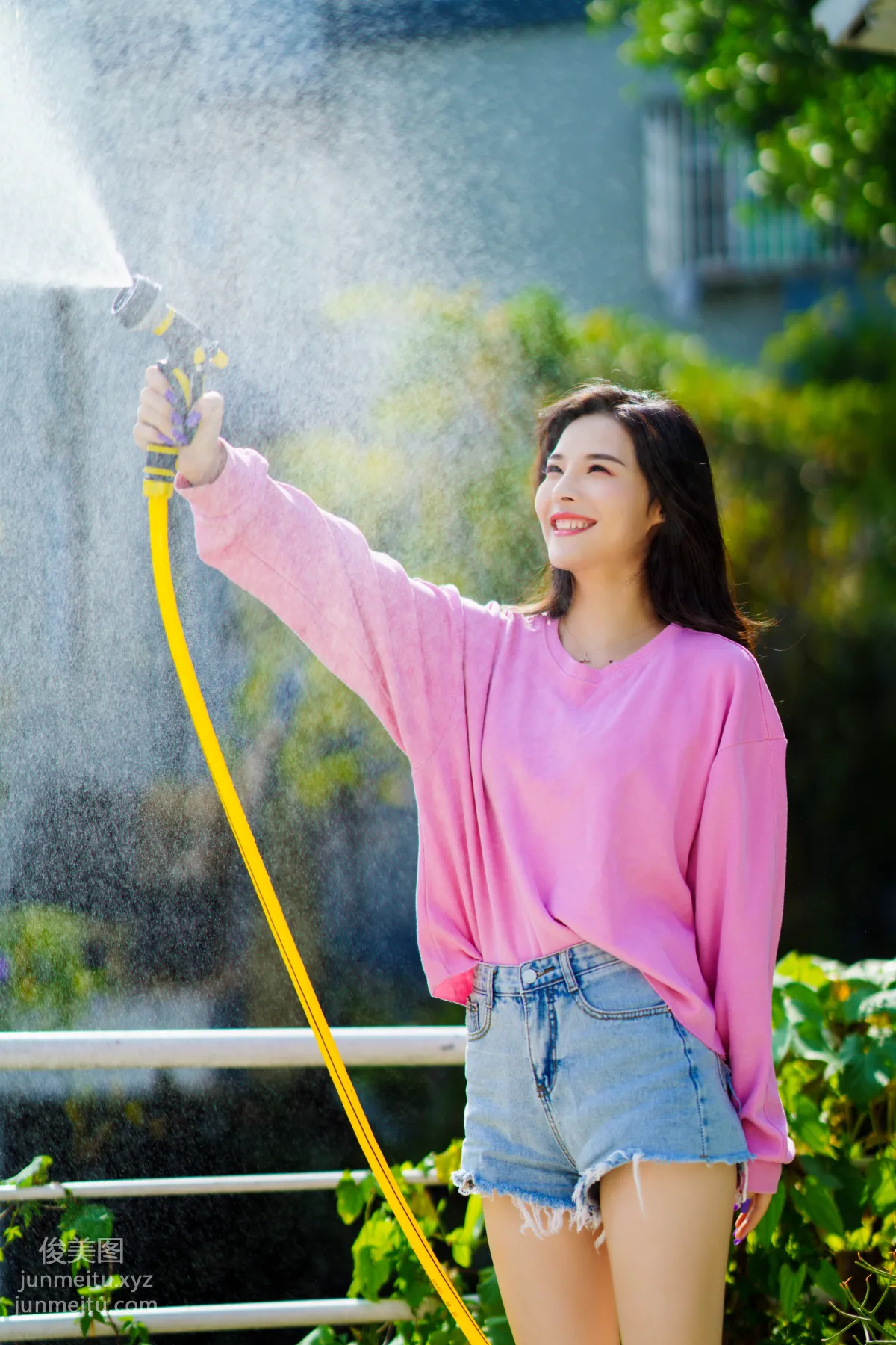 [YiTuYu] 2022.02.14 The Joy of a Water Gun, Xiao Rong photo 2