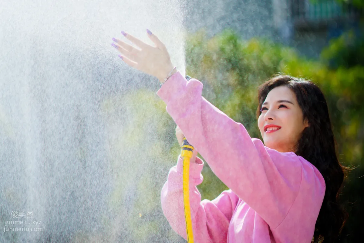 [YiTuYu] 2022.02.14 The Joy of a Water Gun, Xiao Rong photo 3