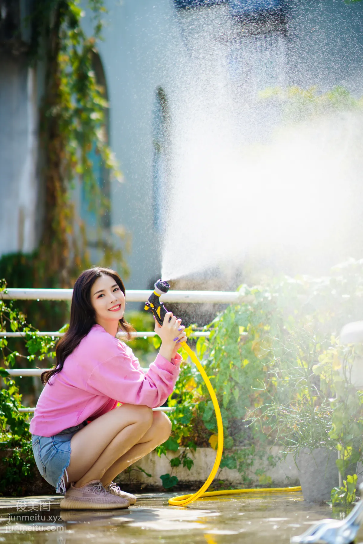 [YiTuYu] 2022.02.14 The Joy of a Water Gun, Xiao Rong photo 21
