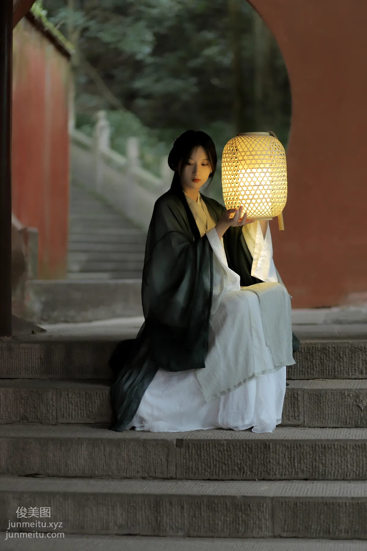 Banxia Xiaxia: YiTuYu photo 2