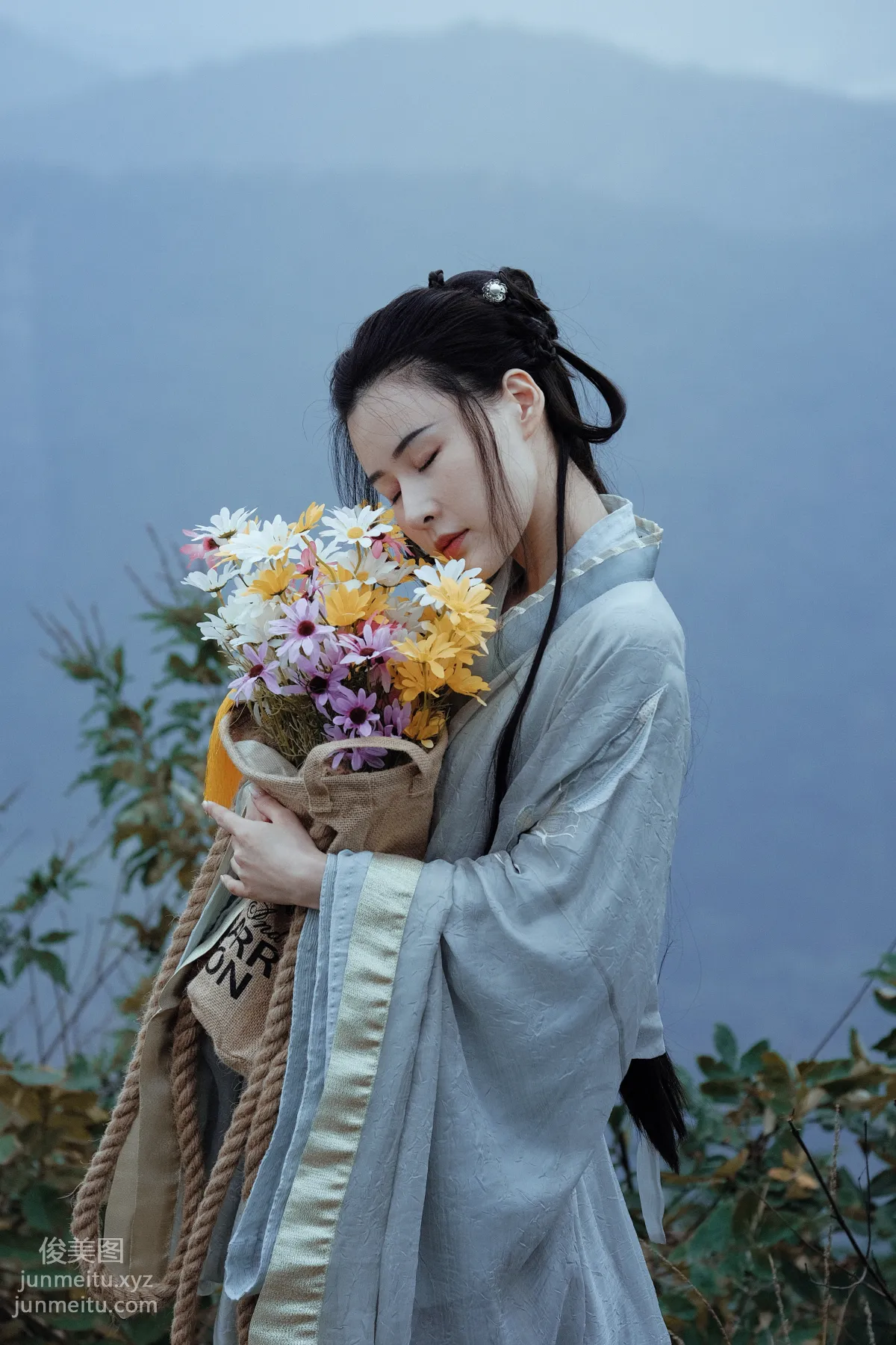 Ya Xi: YiTuYu photo 10