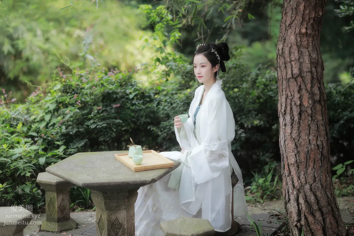 Jia Yi: YiTuYu photo 3